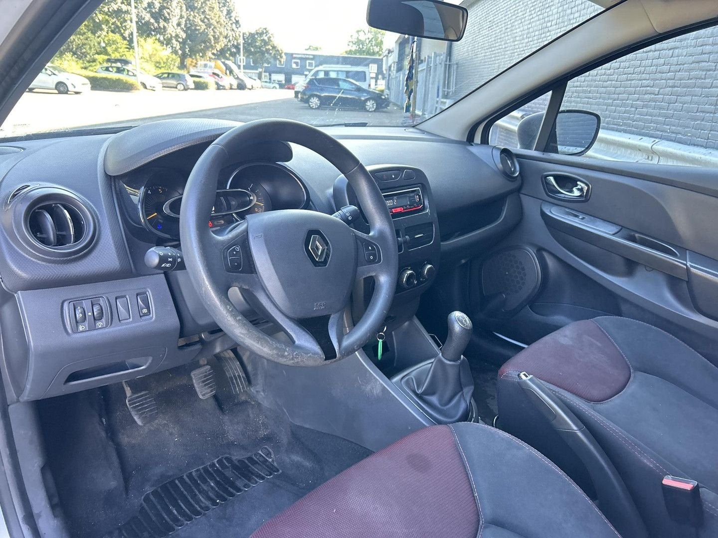 Renault Clio 1.5 dCi ECO Authentique | € 2.850,- NETTO! |, Auto's, Renault, Start-stop-systeem, Wit, Bedrijf, 82 g/km