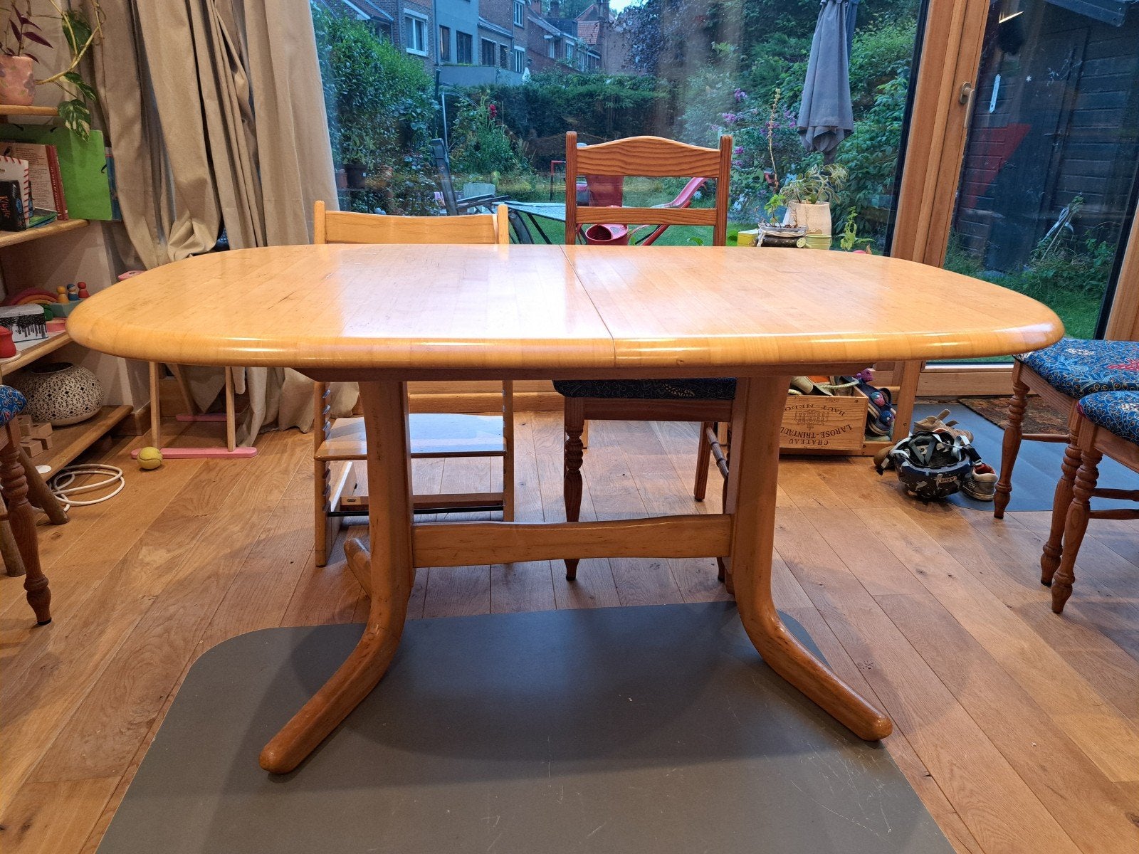 Table à manger danoise en bois massif, Maison & Meubles, Enlèvement
