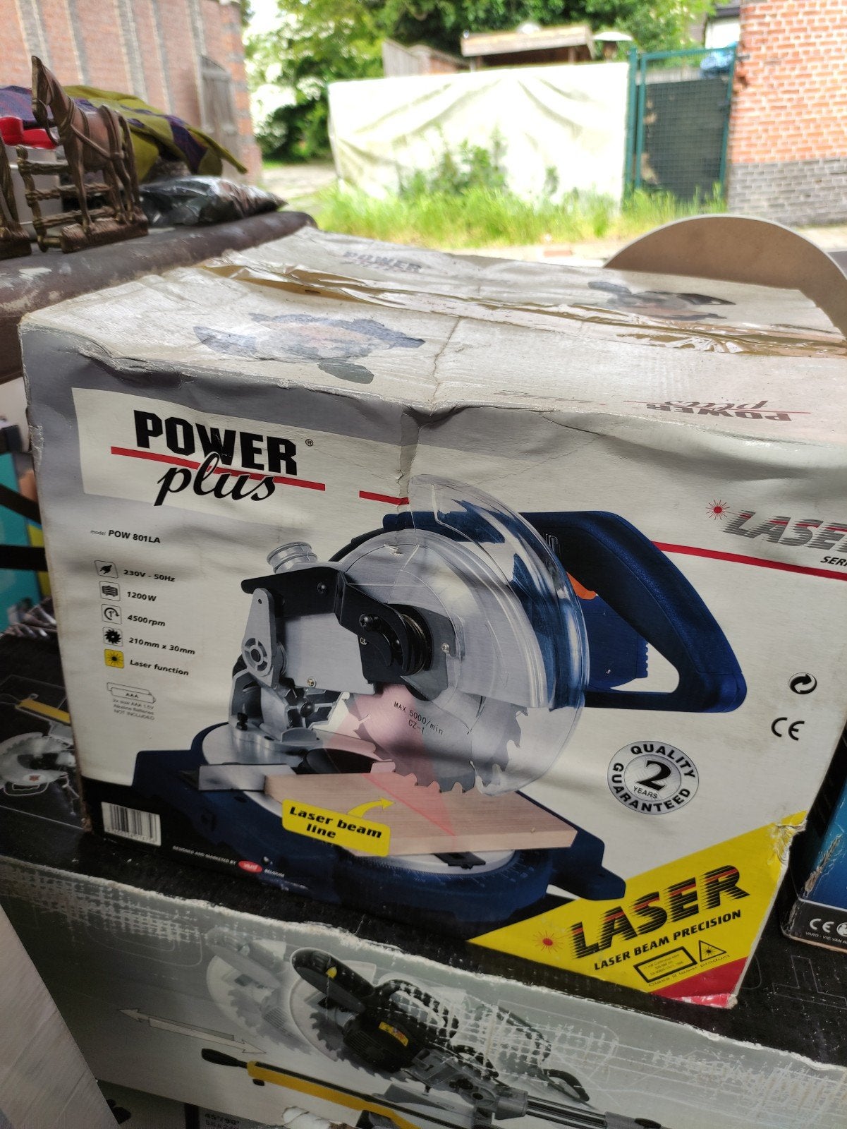 Power plus afkortzaag en verstekzaag, Ophalen