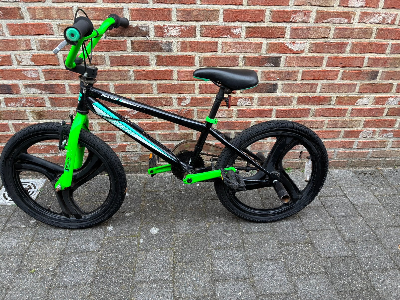 BMX Viper 20 inch met stuntjes ook vooraan (niet op foto’s), Ophalen, Gebruikt, 16 tot 20 inch
