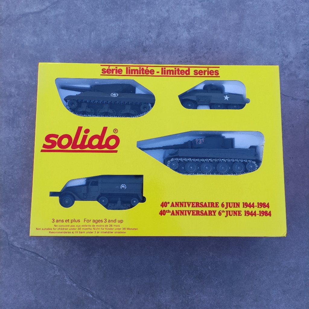 Solido coffret de 4 véhicules militaire neuf 1944-1984, Hobby en Vrije tijd, Ophalen of Verzenden, Solido