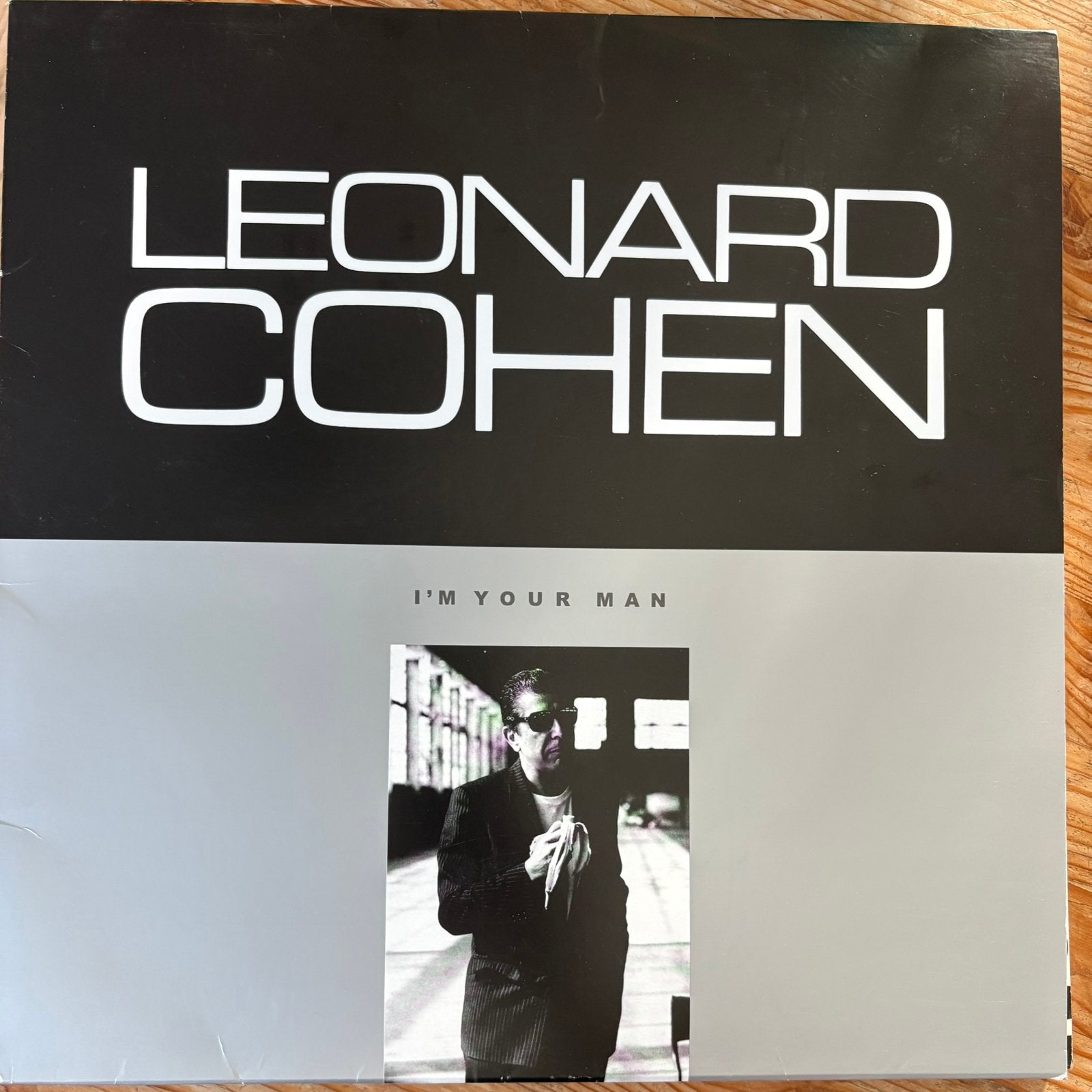 Leonard Cohen – I’m Your Man, Ophalen