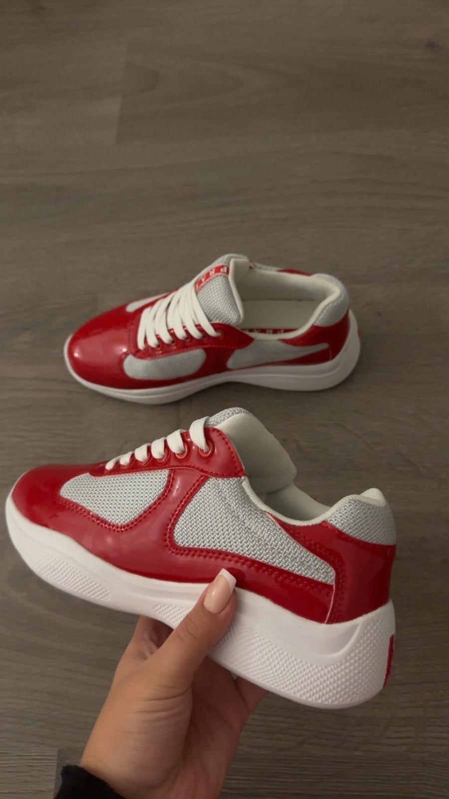 Red Prada America’s cup, Kleding | Dames, Ophalen of Verzenden, Zo goed als nieuw, Sneakers, Rood