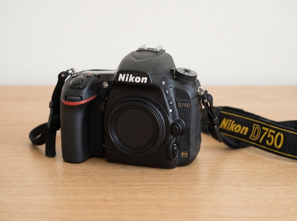 Nikon D750 boîtier nu + sac, 2 batteries, chargeur, Audio, Tv en Foto, Ophalen, Gebruikt, Spiegelreflex, Accu