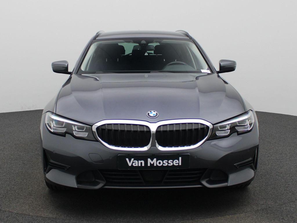 BMW 3 Reeks Touring 318i CARPLAY | SPORTLINE | ZETELVERWARMI, Auto's, BMW, Automaat, Gebruikt, Zwart, 4 cilinders