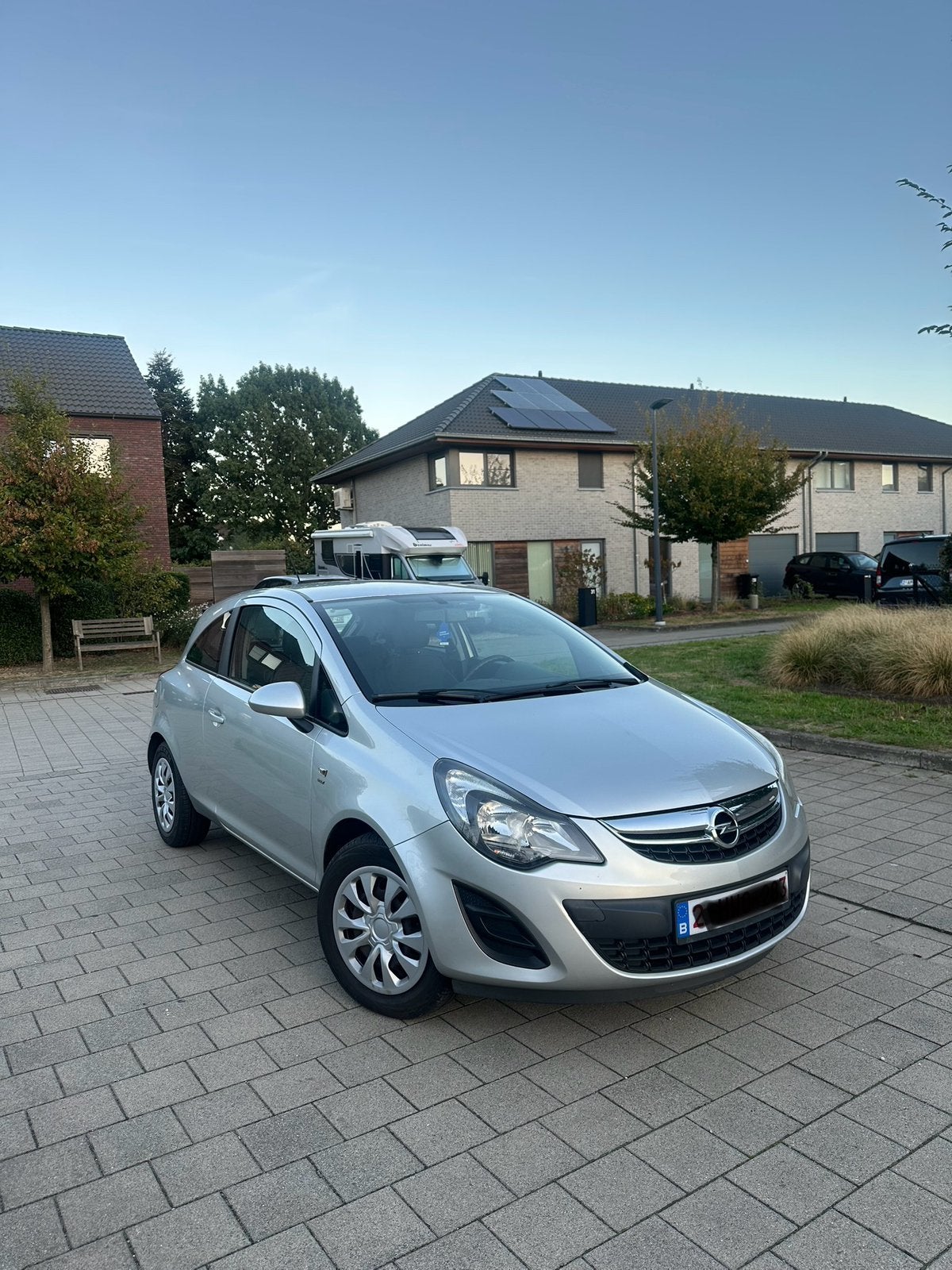Opel corsa 1.4 benzine 2015 Euro5 98.000KM GEKEURD!, Voorwielaandrijving, Euro 5, Zwart, Handgeschakeld