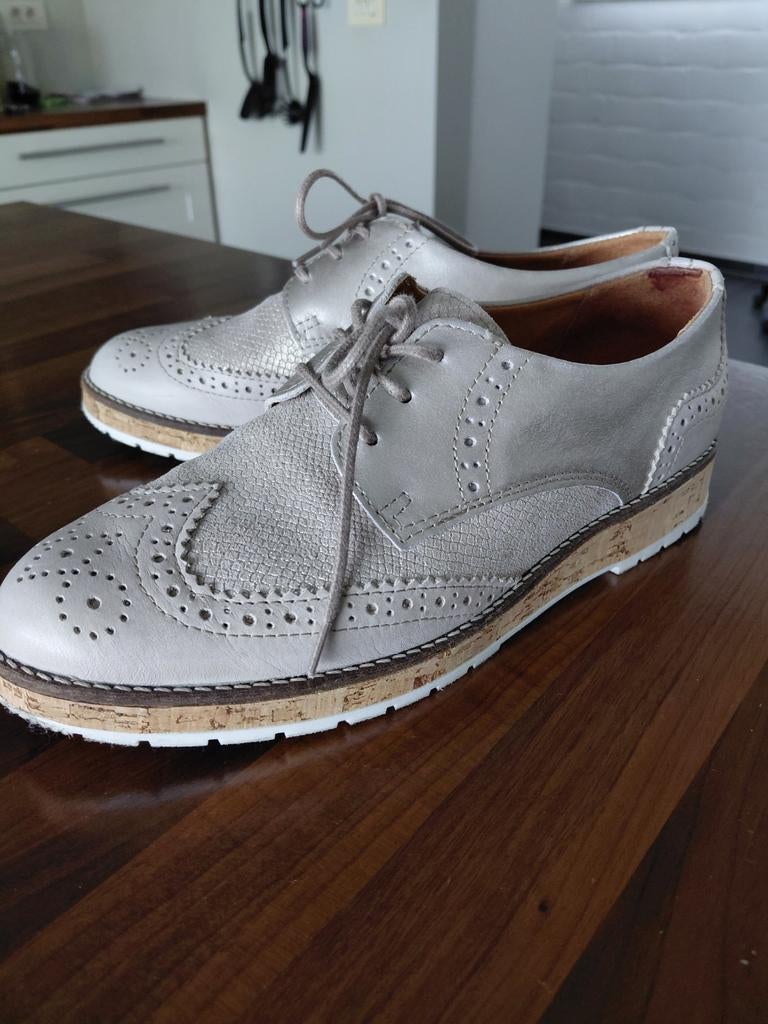Dames schoenen maat 41, Kleding | Dames, Ophalen of Verzenden, Zo goed als nieuw, Beige