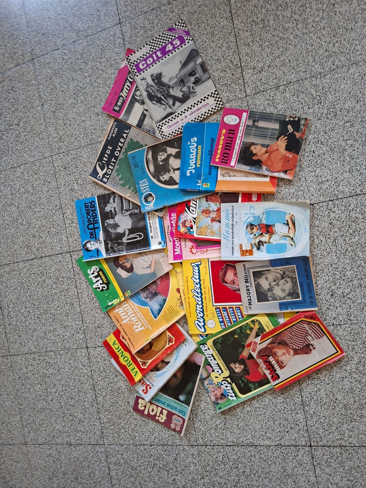 toutes sortes de romans .ventage.1960-1970, Enlèvement ou Envoi, Utilisé