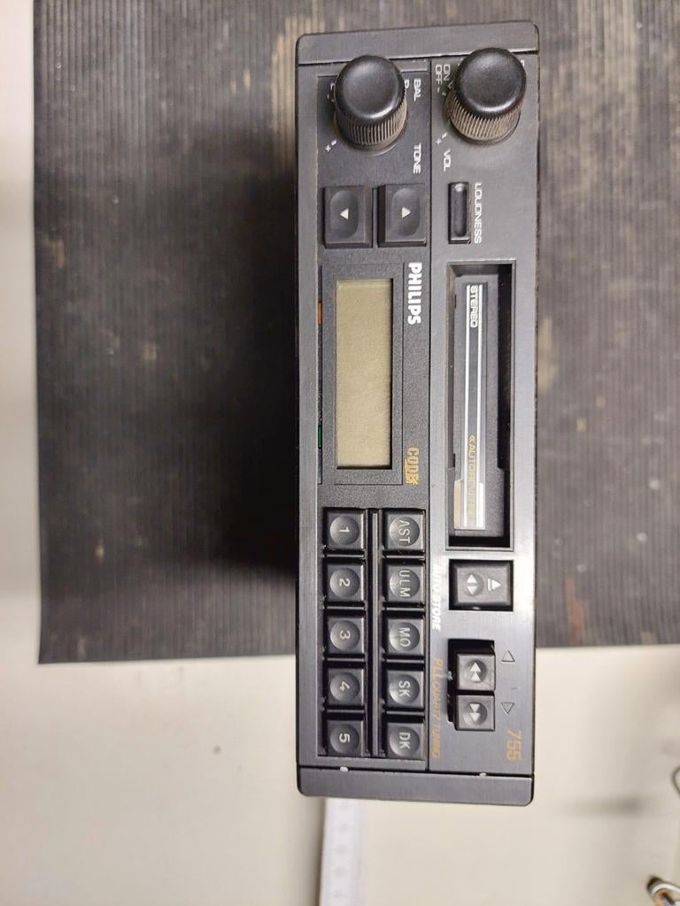 Vintage autoradio, Enlèvement