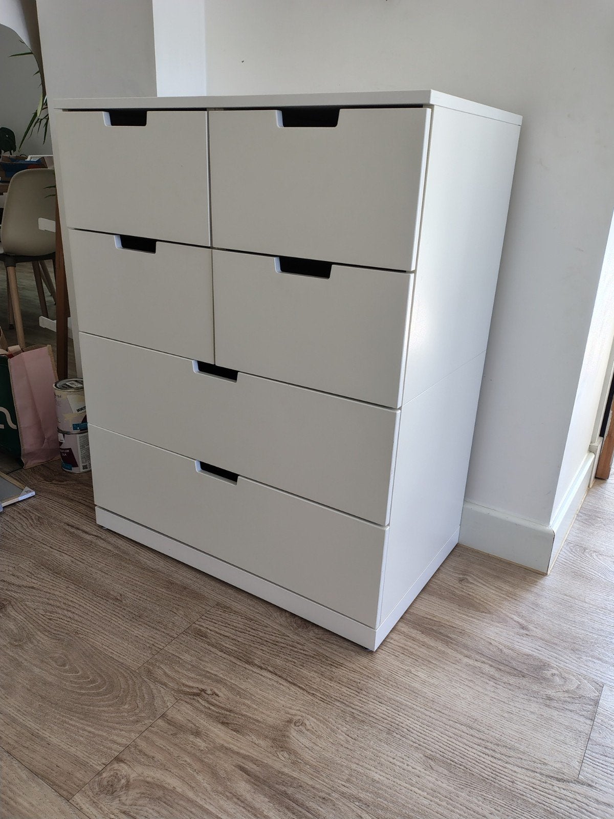 Kast Nordli Ikea, Enlèvement