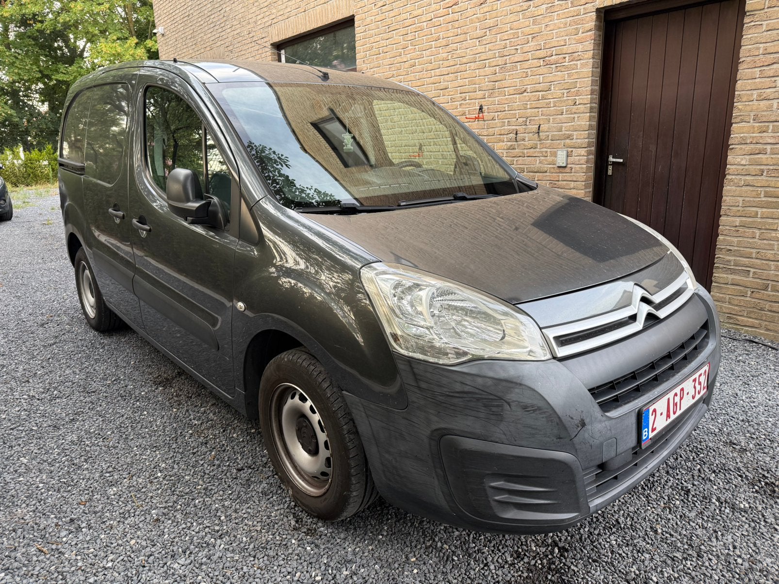 Cotroen Berlingo 1.6Hdi / 3pls. / Airco / Cruise / Trek-Haak, USB, Euro 5, Stof, Zwart