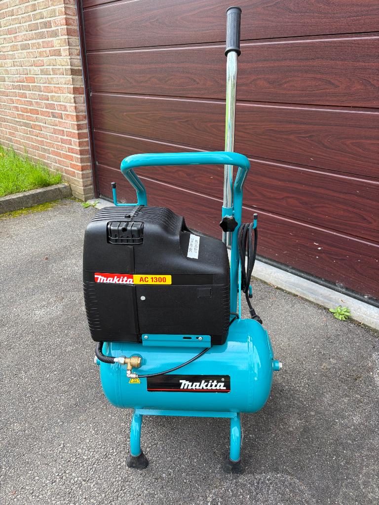 Compresseur d'air/compresseur d'air Makita AC1300 10 bar, Bricolage & Construction, Moins de 25 litres, Comme neuf, Enlèvement