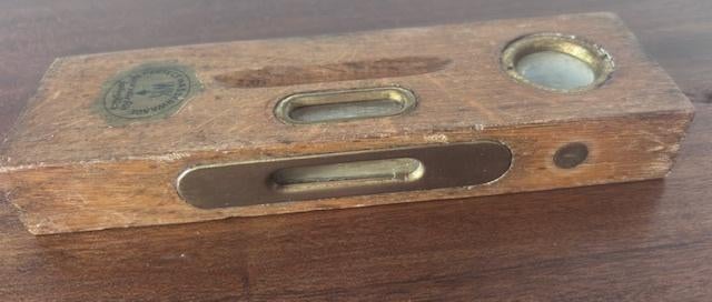 Niveau ancien en bois et cuivre, Enlèvement ou Envoi