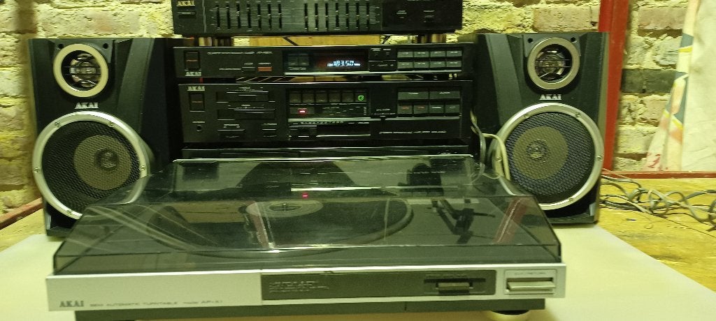 AKAI stereoset met oa  platendraaier, Deck cassettes ou Lecteur-enregistreur de cassettes, Enlèvement, Utilisé, Composants en vrac