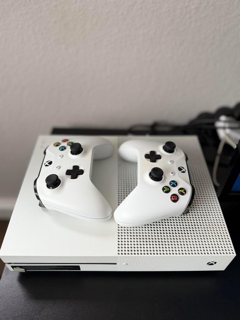 Xbox one 100€, Ophalen of Verzenden, Zo goed als nieuw, Xbox One