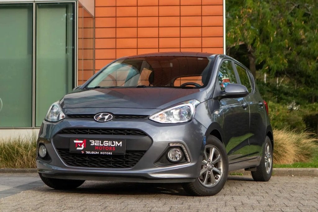 Hyundai i10 1.2i Fifa - Clim - Cruise - Sièges chauffants, Autos, Argent ou Gris, Euro 6, 5 portes, I10