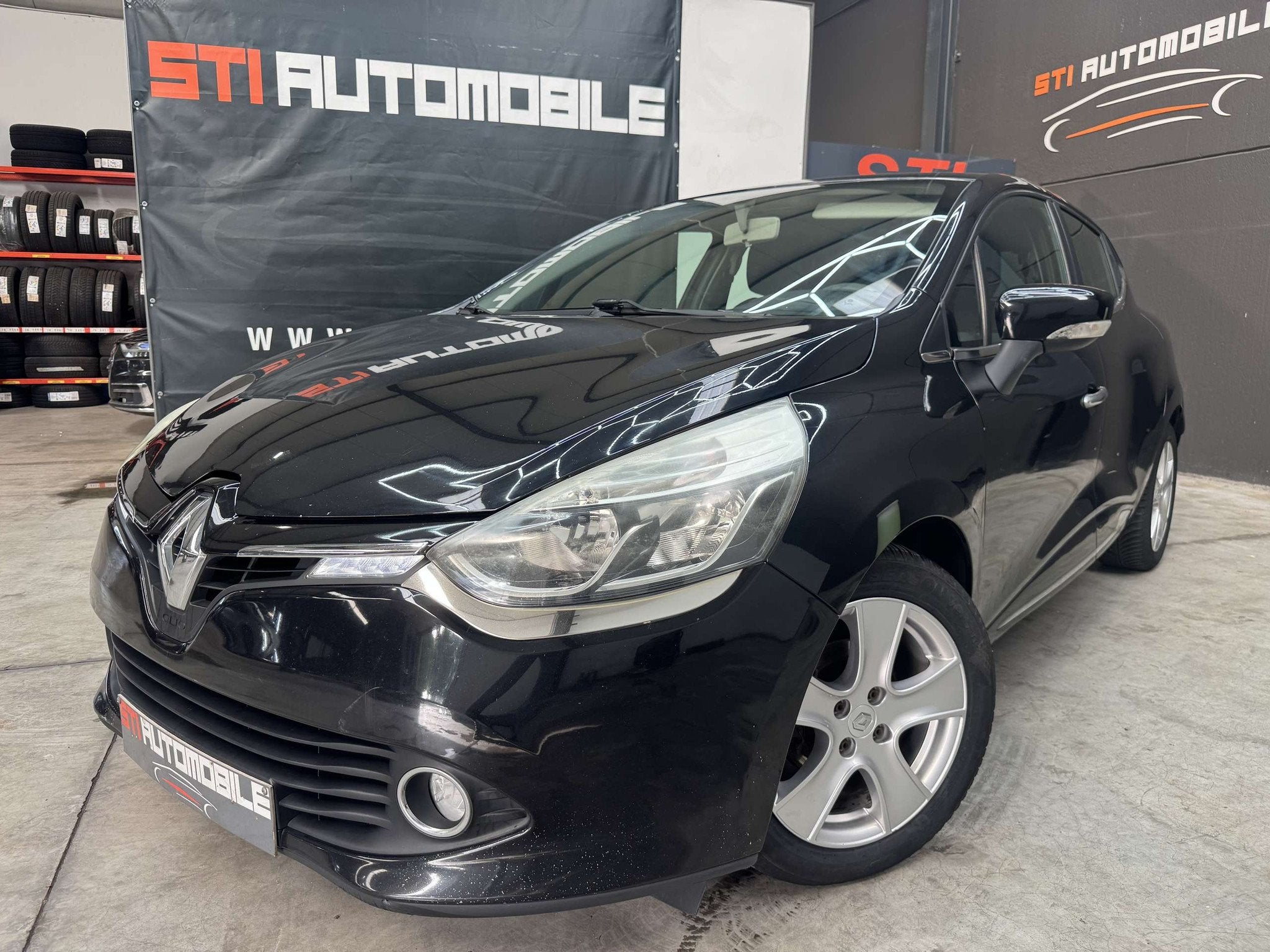 Renault Clio *EXPORT MARCHAND * (bj 2012), Auto's, Zwart, Zwart, 3 cilinders, 66 kW