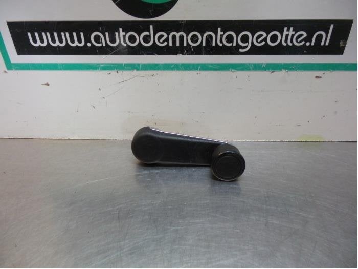 Manivelle de vitre d'un Volkswagen Passat (Passat 01-), Volkswagen, -, Utilisé, -