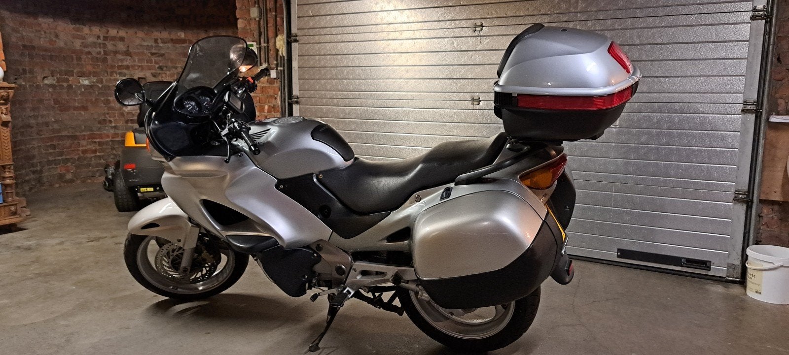 honda NT 650, Particulier, Handgeschakeld, 650 cc