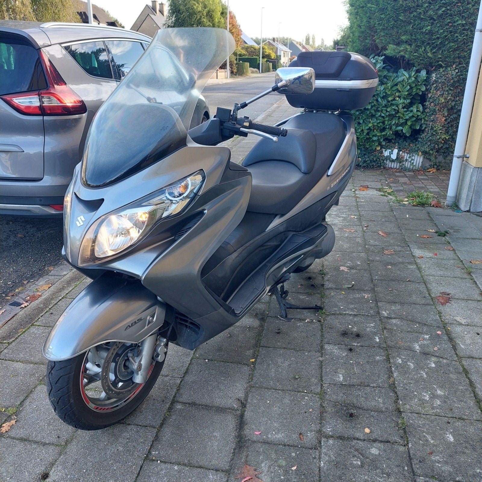 mooie suzuki burgman 400 ABS, Motos, Scooter, Particulier, 400 cm³, 12 à 35 kW