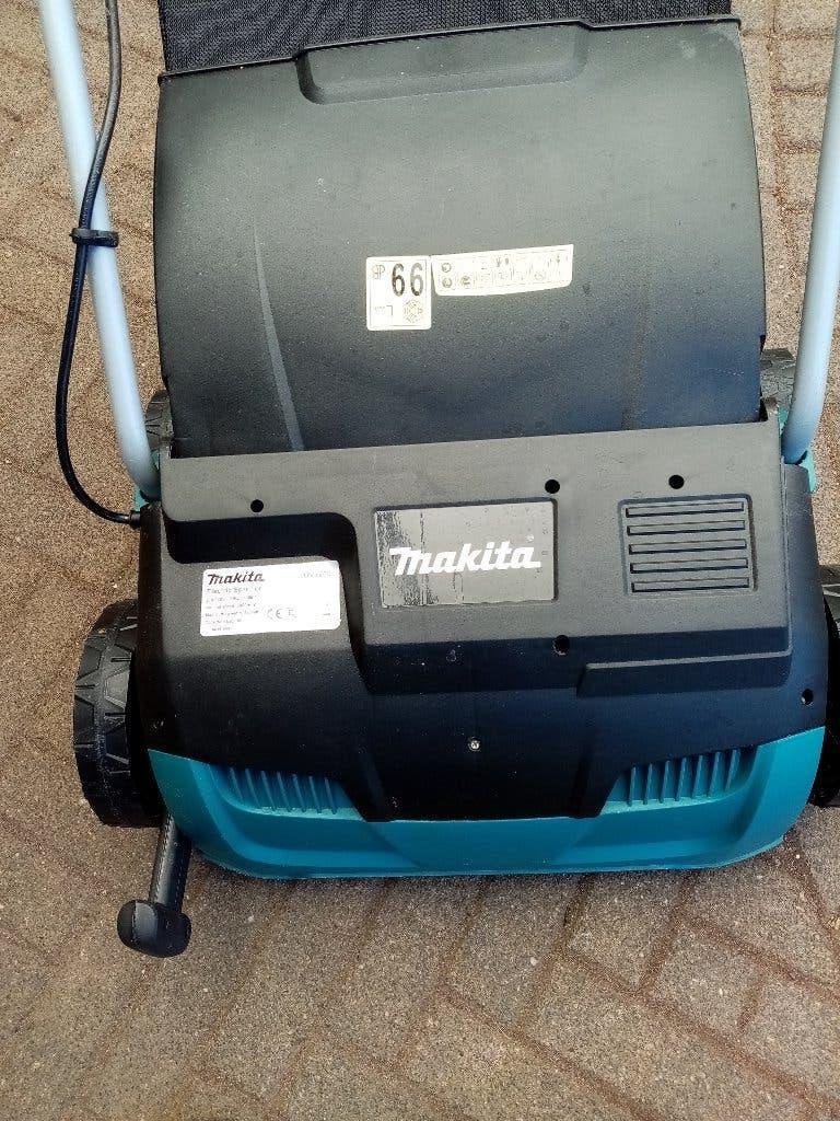 Makita verticuteerder, Tuin en Terras, Ophalen, Zo goed als nieuw