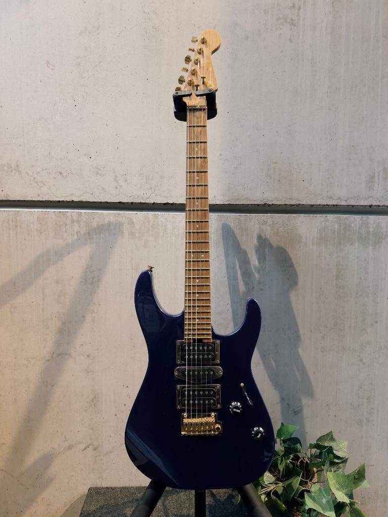 Charvel Pro-Mod DK24 HSH 2PT CM + Case, Muziek en Instrumenten, Ophalen of Verzenden, Zo goed als nieuw, Solid body, Overige merken