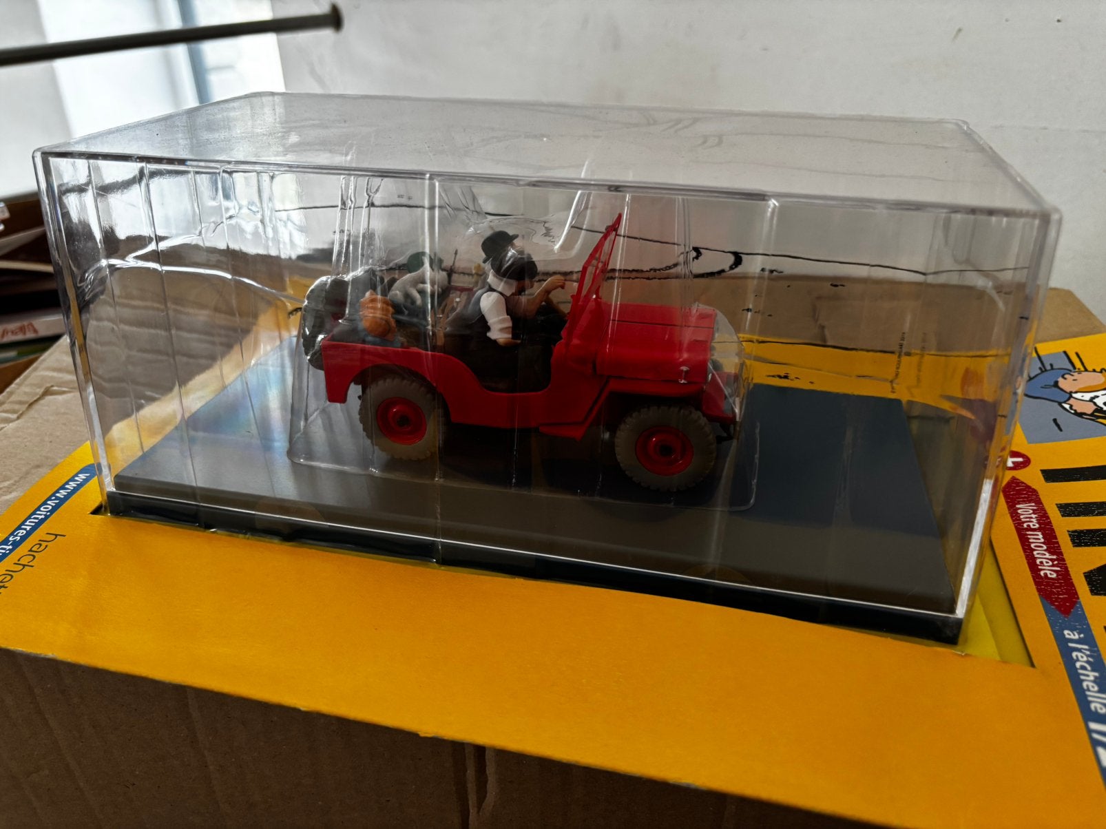 Voiture Tintin échelle 1:24e - n6 La Jeep Rouge, Enlèvement, Neuf, Voiture