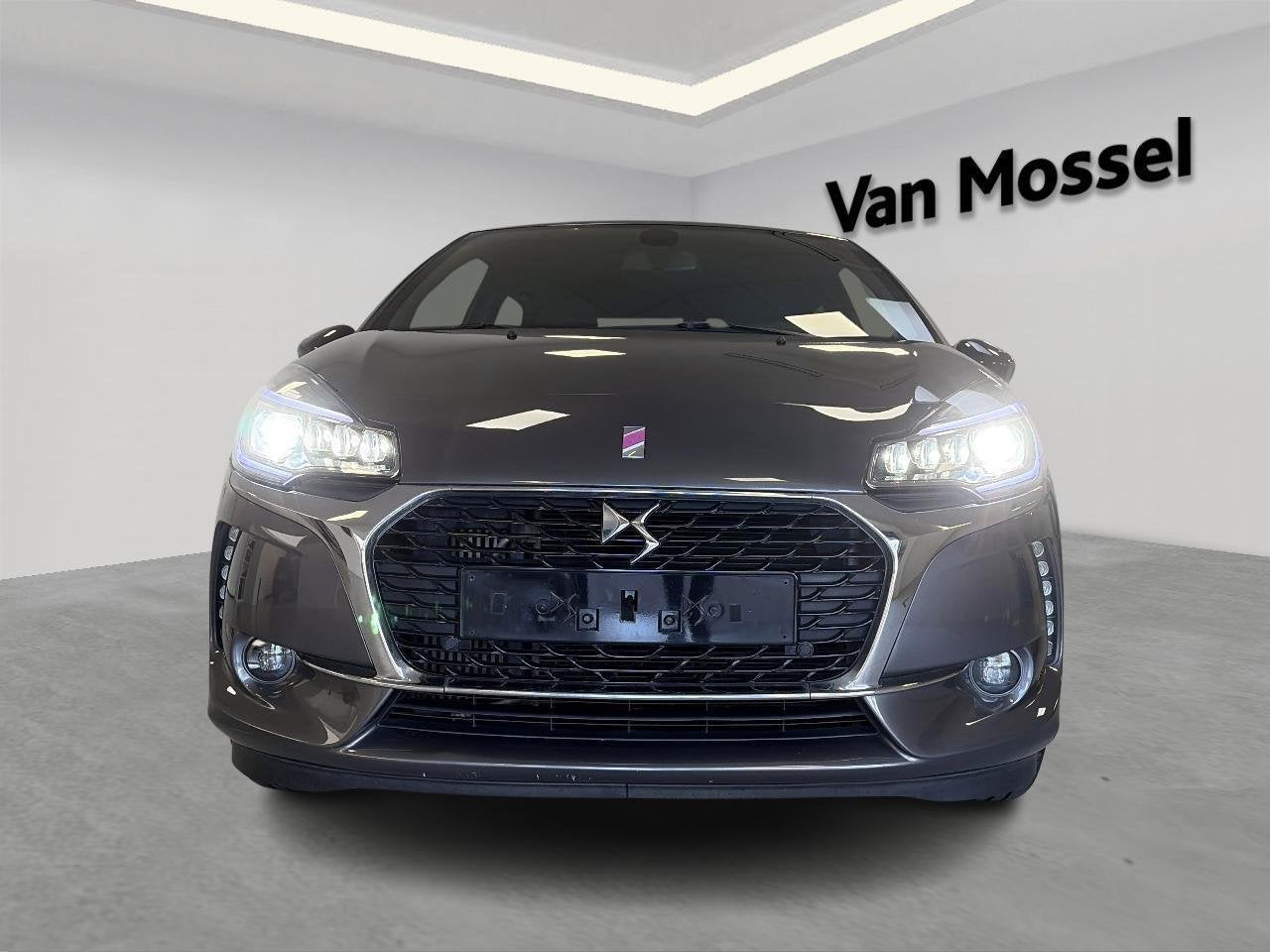 DS Automobiles DS 3 1.2 PureTech 110 EAT Performance Line, Auto's, Dealer onderhouden, Stof, Gebruikt, Bedrijf