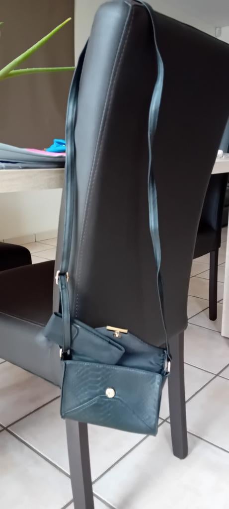 Petit sac à main noir Atmosphère à bandoulière, Bijoux, Sacs & Beauté, Sacs | Sacs Femme, Enlèvement ou Envoi, Neuf, Noir, Sac à main