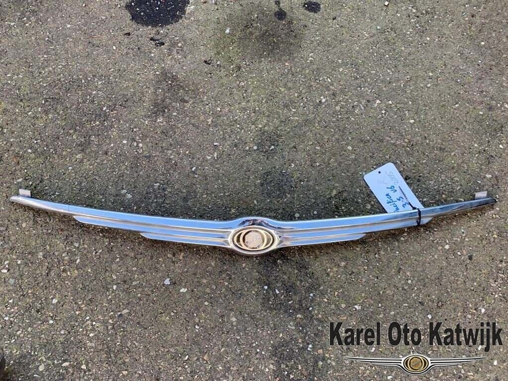 Grill logo (klein scheurtje), Gebruikt, Carrosserie en Plaatwerk, -, -