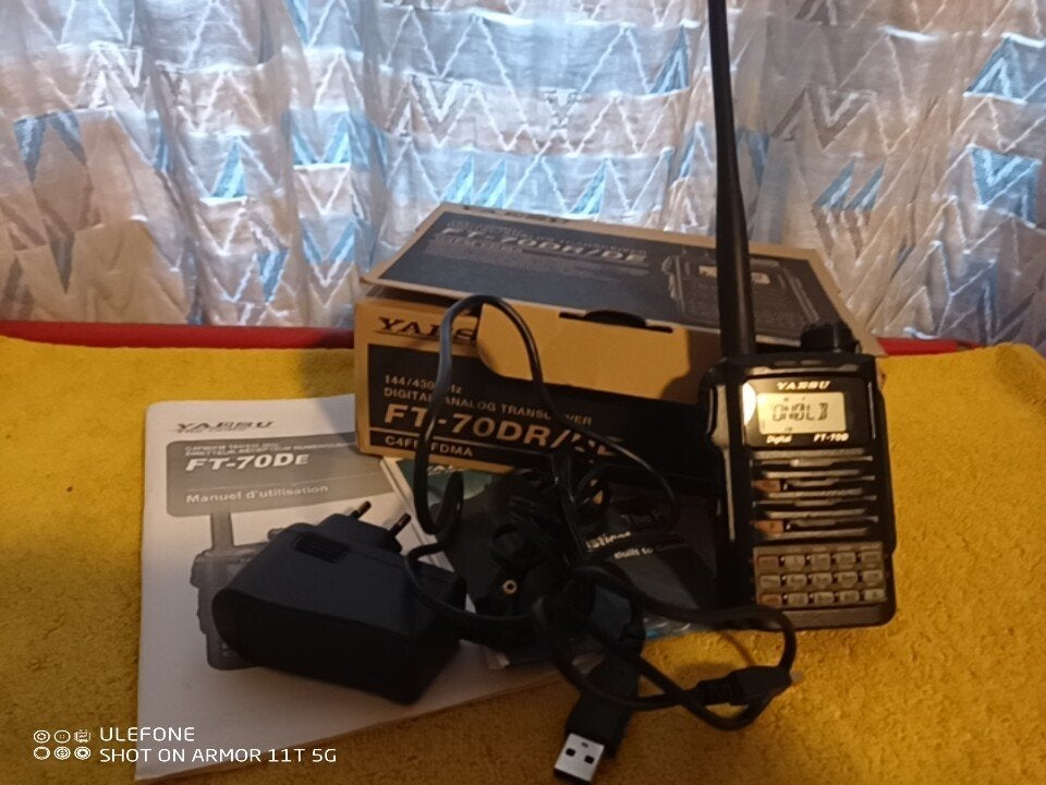 YAESU FT-70, Telecommunicatie, Zenders en Ontvangers, Ophalen of Verzenden, Gebruikt, Zender en Ontvanger