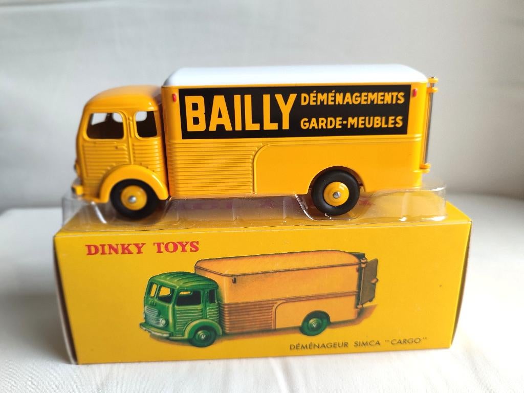 Dinky Atlas _ SIMCA CARGO "Déménageur BAILLY"_ ref. 33AN., Enlèvement ou Envoi, Comme neuf, Bus ou Camion, Dinky Toys