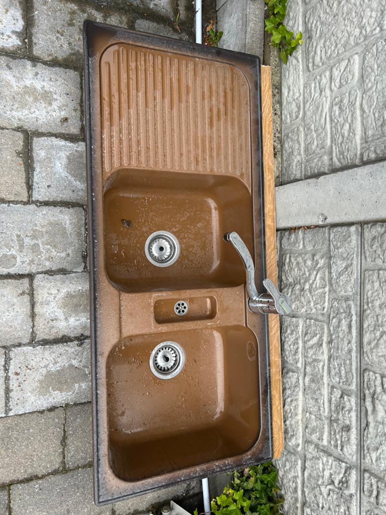 Evier plus robinet, Enlèvement, Comme neuf