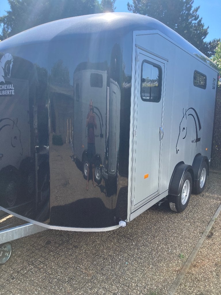 Nieuwe Maxi III op voorraad., Dieren en Toebehoren, Paarden en Pony's | Trailers en Aanhangwagens, Ophalen, Nieuw, Aluminium, 3-paards trailer