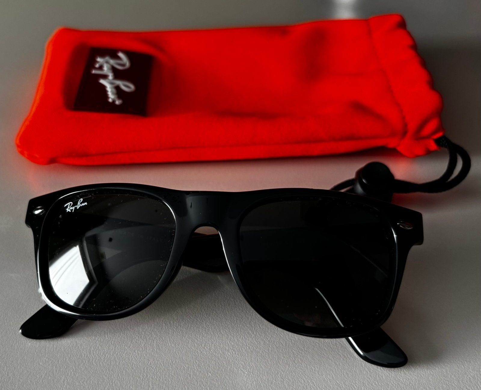 Zonnebril Rayban Junior kind, Ophalen, Zo goed als nieuw, Zwart, Zonnebril