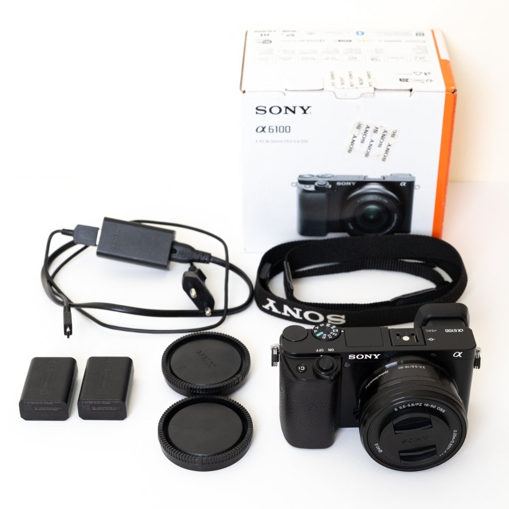 SONY A6100 + 2 EXTRA BATTERIJEN, Audio, Tv en Foto, Gebruikt, Kantelbaar/draaibaar scherm, 24 megapixels, Sony