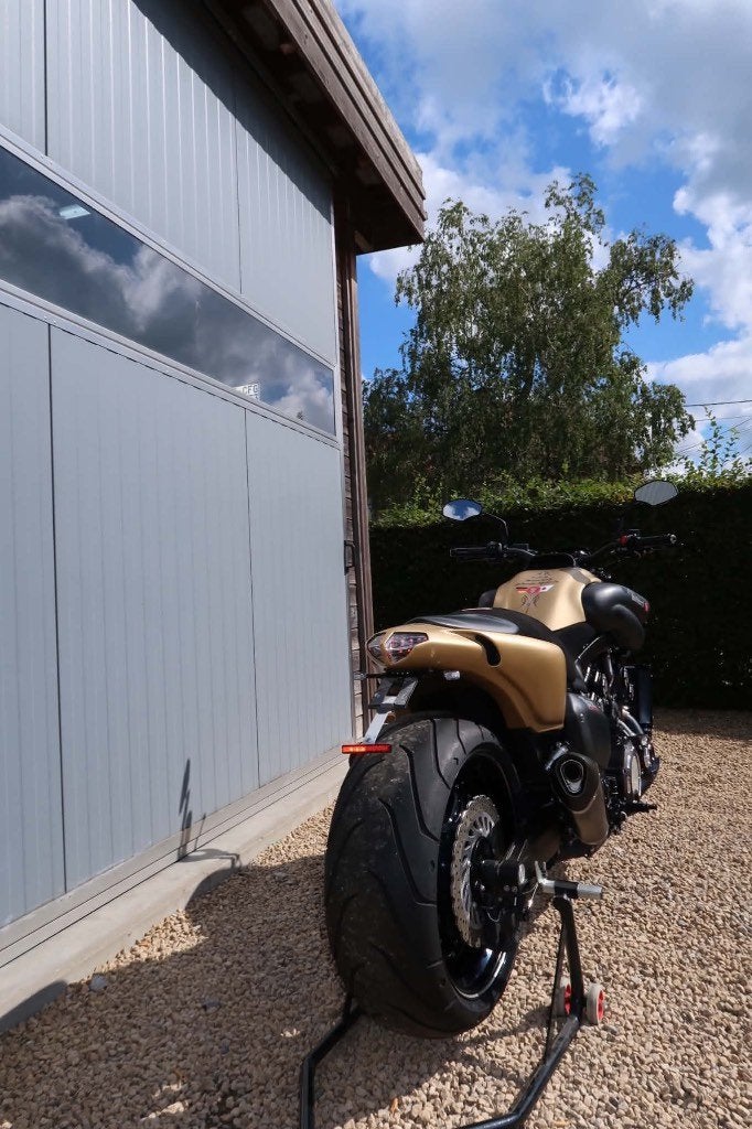 Yamaha Vmax MARCUS WALZ BUILD 1/1, Motos, 1680 cm³, Permis Moto A, Occasion, Plus de 35 kW