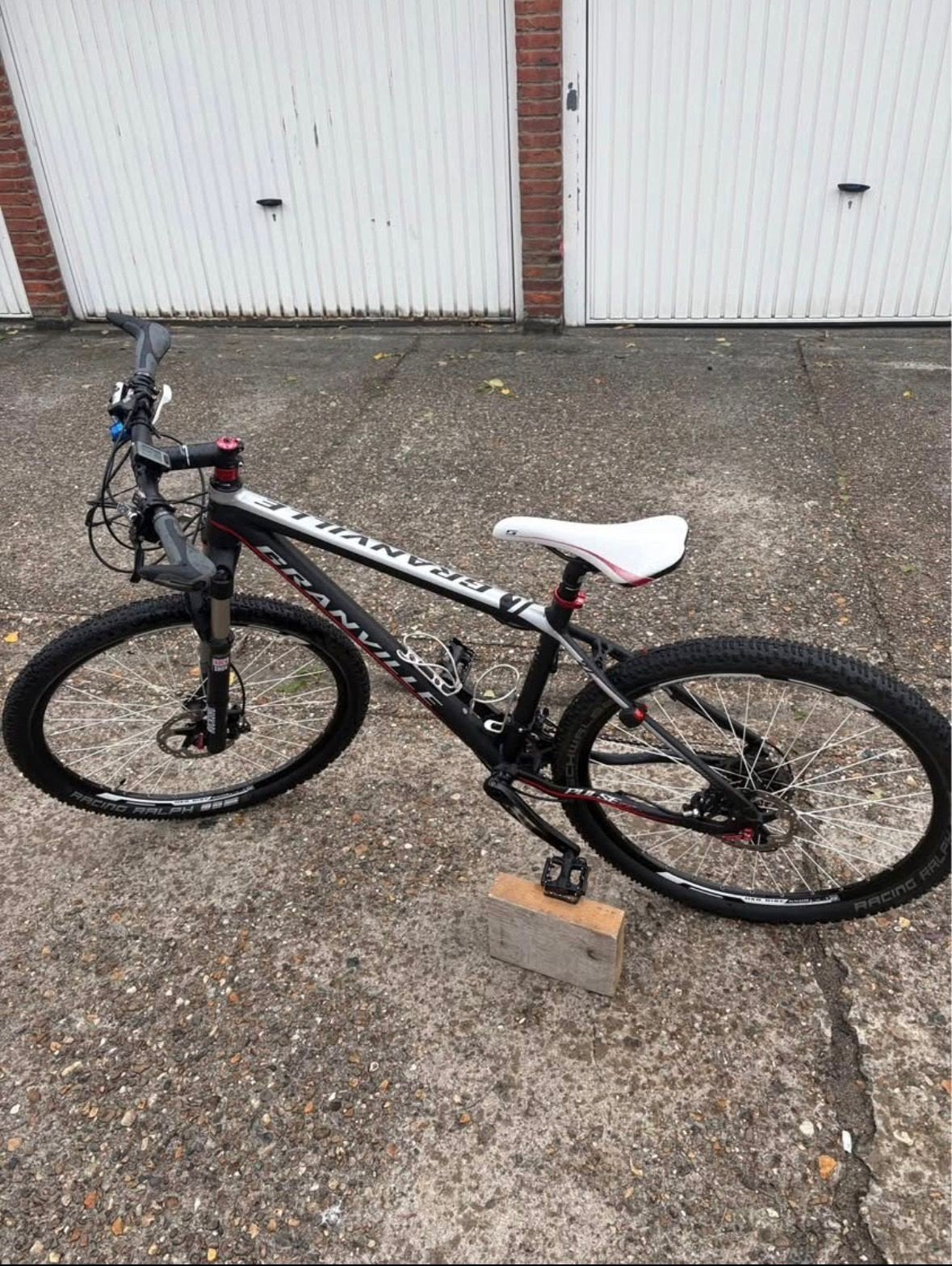 Vélo de montagne de 27,5 pouces, Enlèvement