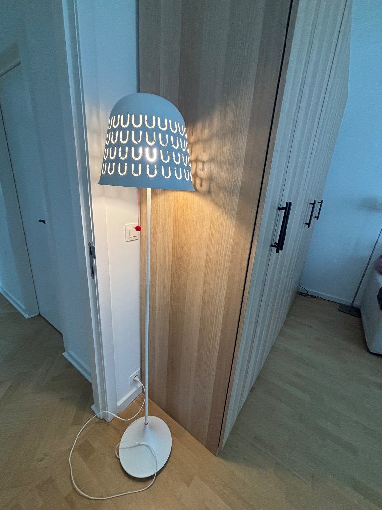Lampadaire blanc, Maison & Meubles, Comme neuf, Enlèvement, E27 (grand), 100 à 150 cm