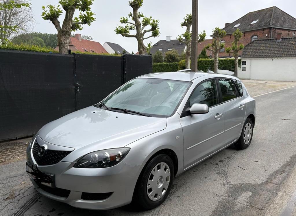 Mazda 3 à hayon diesel 10/2005 gris clair, Argent ou Gris, Achat, Boîte manuelle, 5 portes