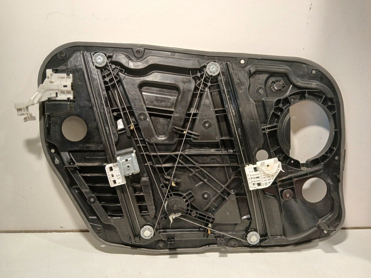 Raammechaniek elektrisch rechts voor Kia Cee'd, Onderdelen@venauto.nl, Van der Ven Autorecycling B.V., Ettenseweg 76, 4706 PB Roosendaal, The Netherlands