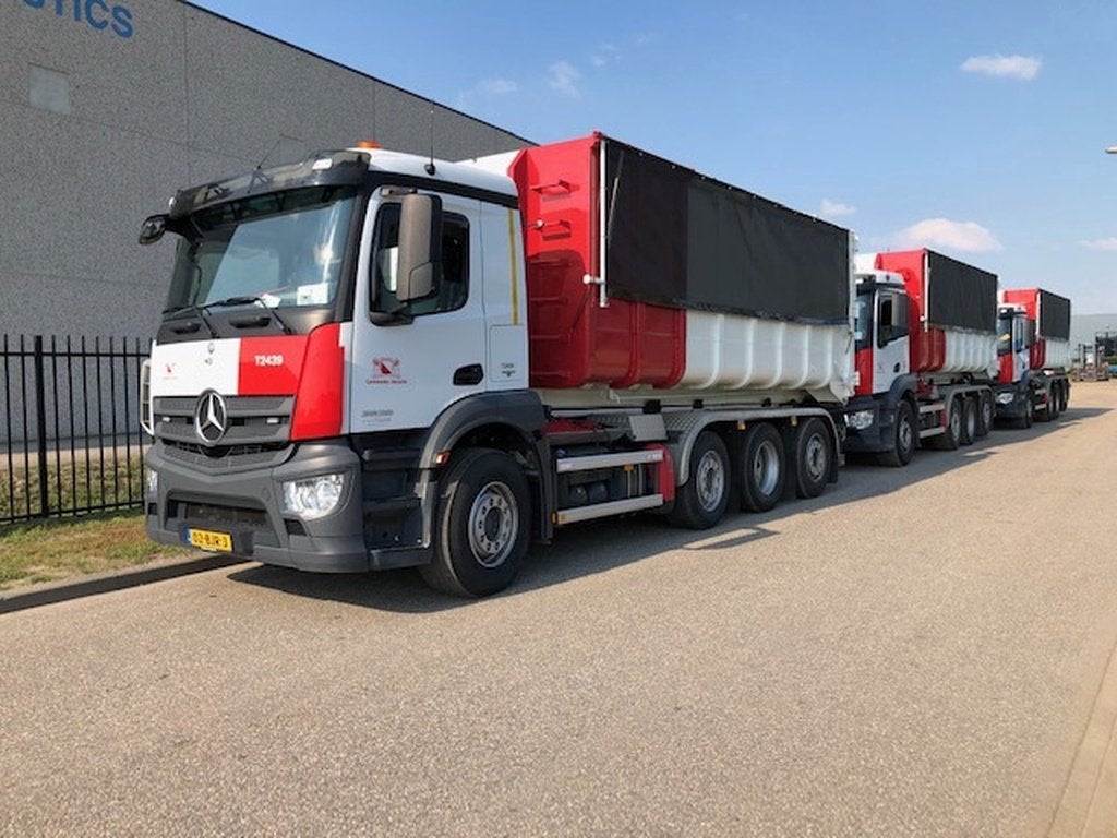 containers in 2 kleuren, Zakelijke goederen, Machines en Bouw | Keten en Containers