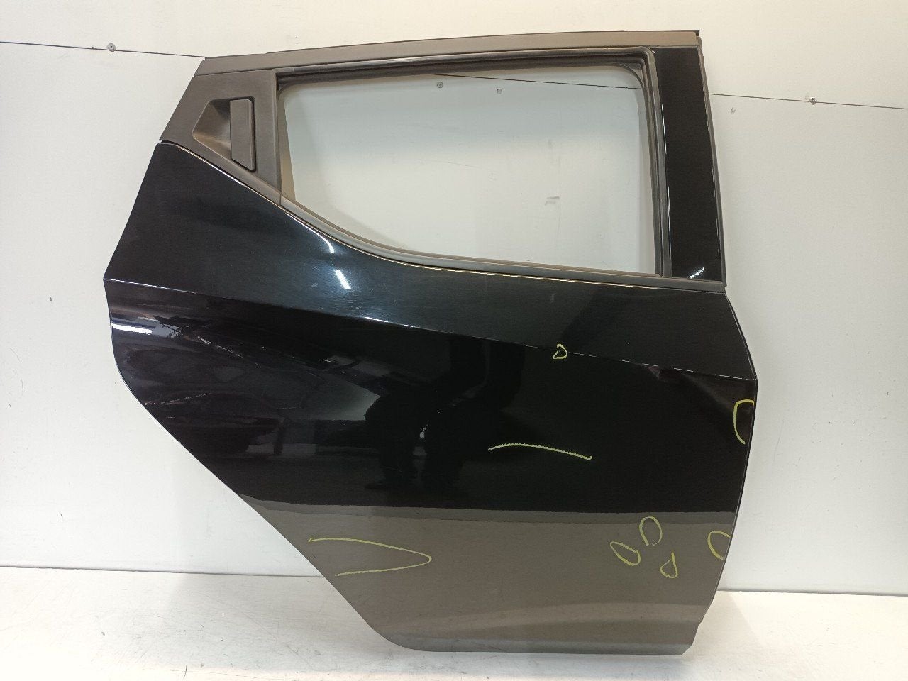 Portier rechts achter Nissan Micra, Auto-onderdelen, Onderdelen@venauto.nl, Van der Ven Autorecycling B.V., Gebruikt, Ettenseweg 76, 4706 PB Roosendaal, The Netherlands