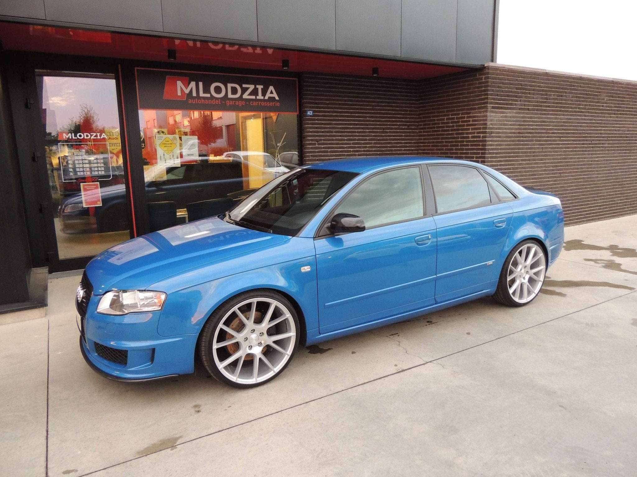 Audi A4 DTM TUNED Vmaxx 20" Veemann of 19" JP breedset, Autos, Audi, Entreprise, Achat, A4, ABS, Airbags, Air conditionné, Alarme