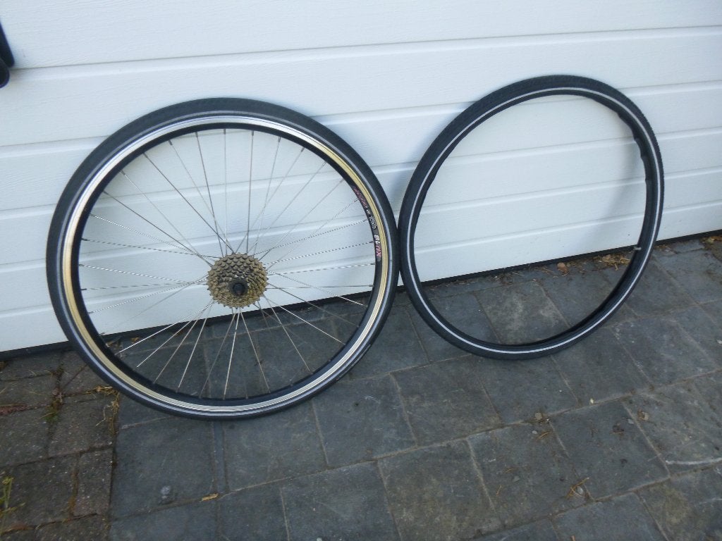 jante de vélo  arrière 28 pouces + pneu 37:622 28x 1 5/8, Vélos & Vélomoteurs, Vélos Pièces, Neuf, Toerfiets, Enlèvement, Aluminium