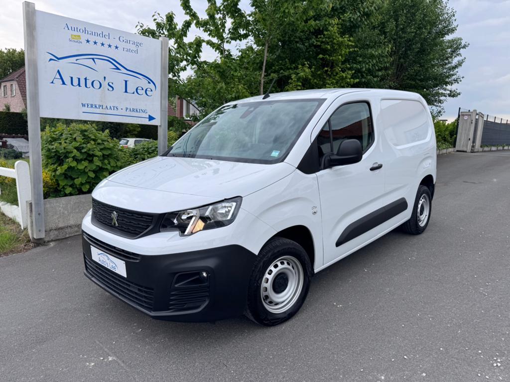 Peugeot partner1.5 BlueHDi/carplay/cruisecontrol/NIEUWSTAAT/, 75 kW, Euro 6, 4 cilinders, Wit
