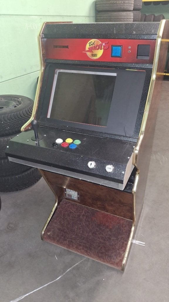 Omgebouwde Arcadekast meer dan 2300 games, Enlèvement, Utilisé