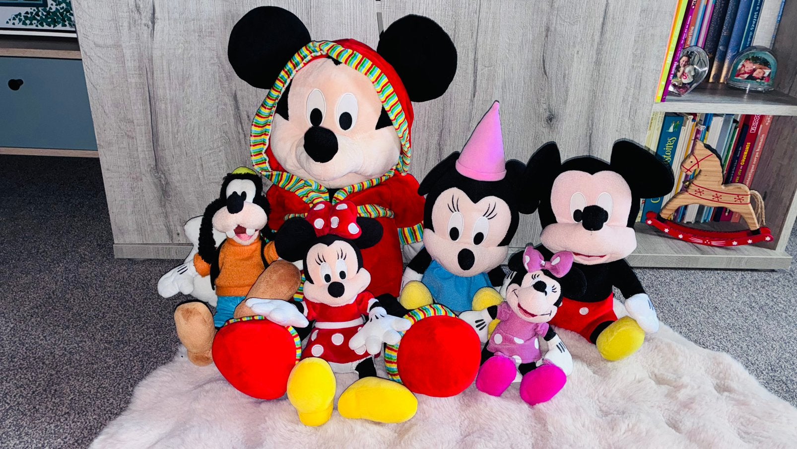 Lot de 6 peluches  Mickey Minnie, Enfants & Bébés, Jouets | Peluches, Souris, Disney, Disney, Comme neuf