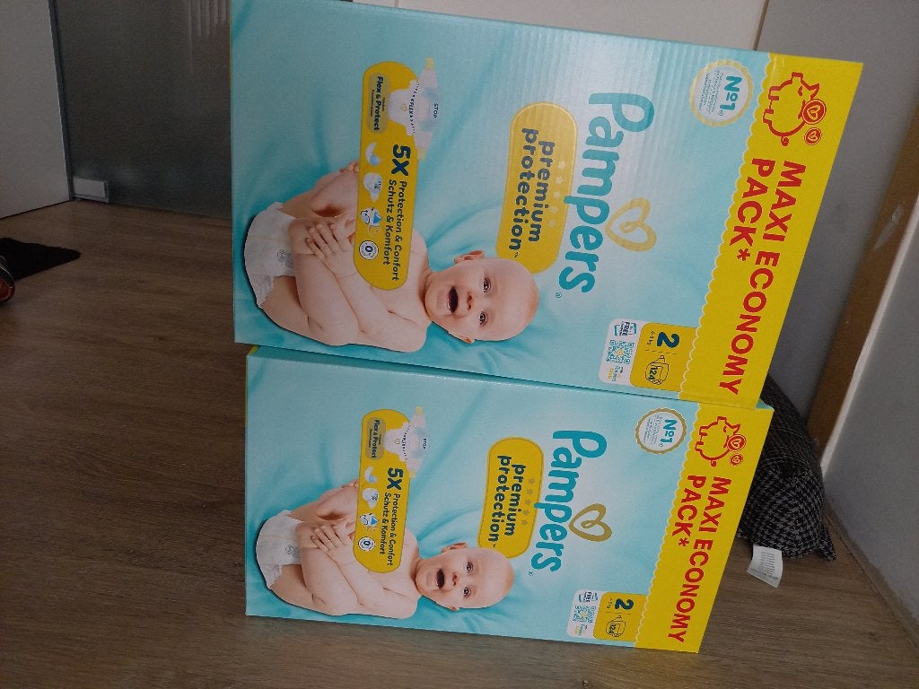 2 dozen pampers 4-8kg, Enlèvement, Neuf