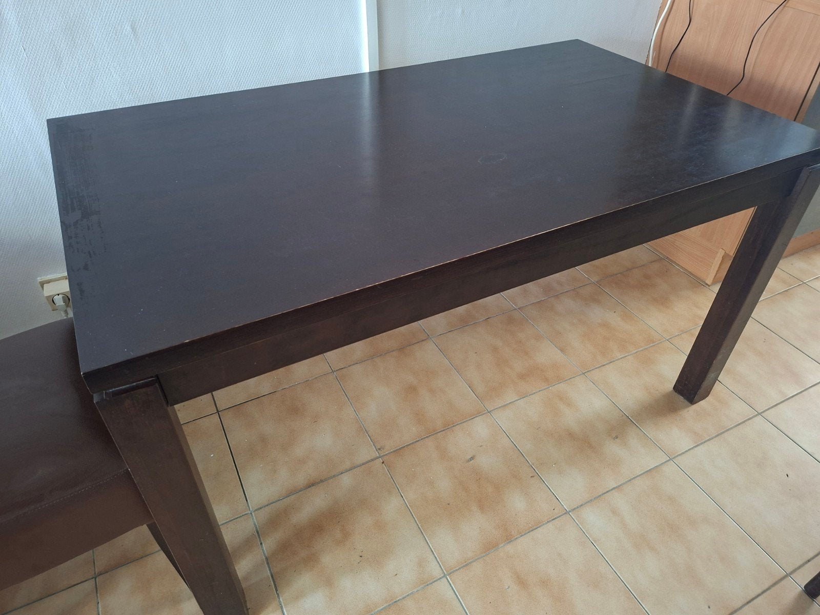 Houten Eettafel, Bruin. Met zes stoelen., Ophalen, Gebruikt, 100 tot 150 cm, 50 tot 100 cm